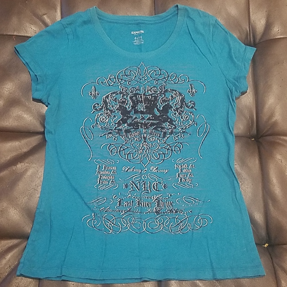 Express graphic tee